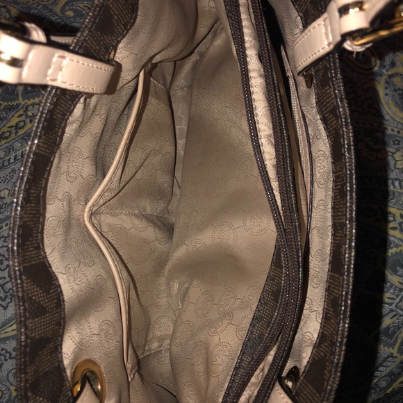 Michael Kors Purse - Picture 7 of 7